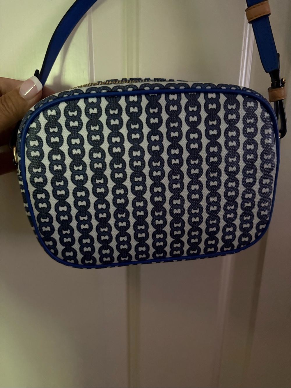 Tory Burch Gemini Link Camera Bag - Picture 7 of 10